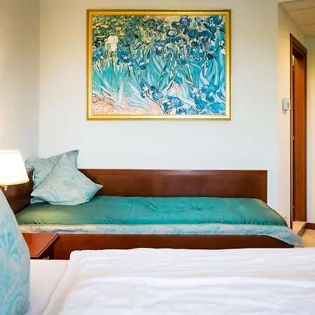 Mediterranee Family & Hotel