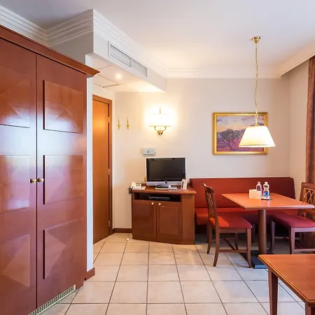 Mediterranee Family & Hotel