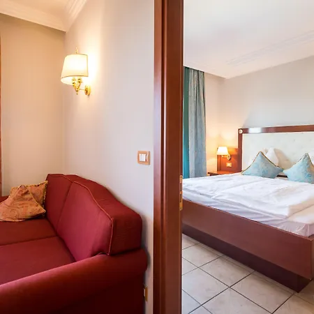 Mediterranee Family & Hotel