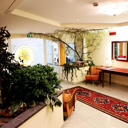 Hotel Mediterranee Family & 5*