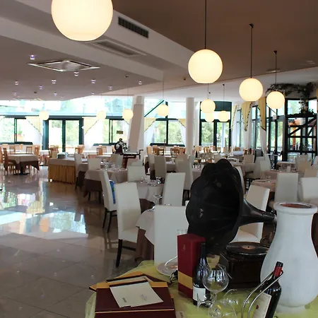 Mediterranee Family & Hotel