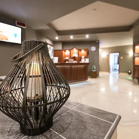 Hotel Mediterranee Family & 5*