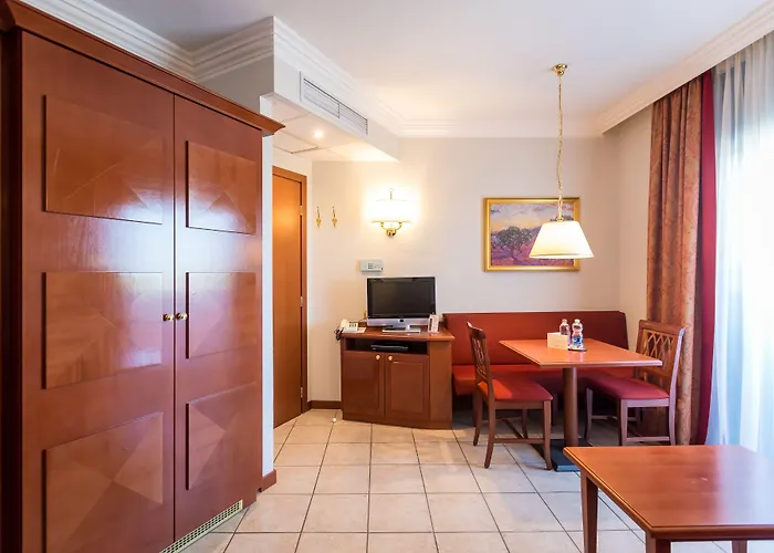 Mediterranee Family & Hotel