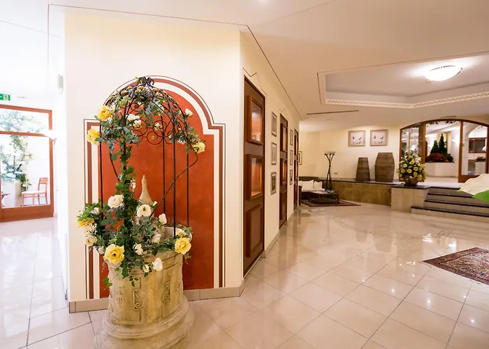 Mediterranee Family & Hotel